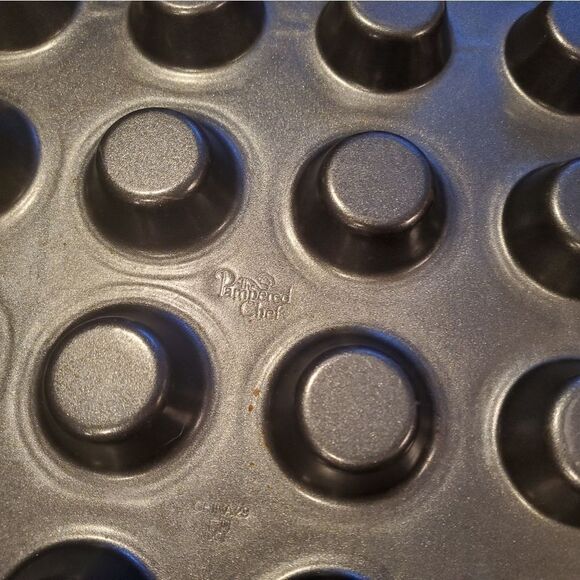 Pampered Chef Mini Muffin Pan #6 - Picture 8 of 10